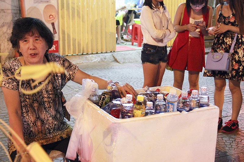 Mưu sinh đêm giao thừa ảnh 2